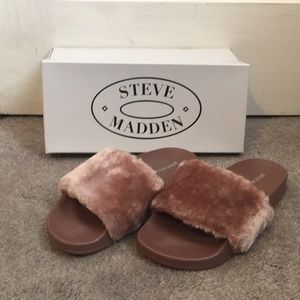 Steve Madden “Softey” Fuzzy Slip On Sandals